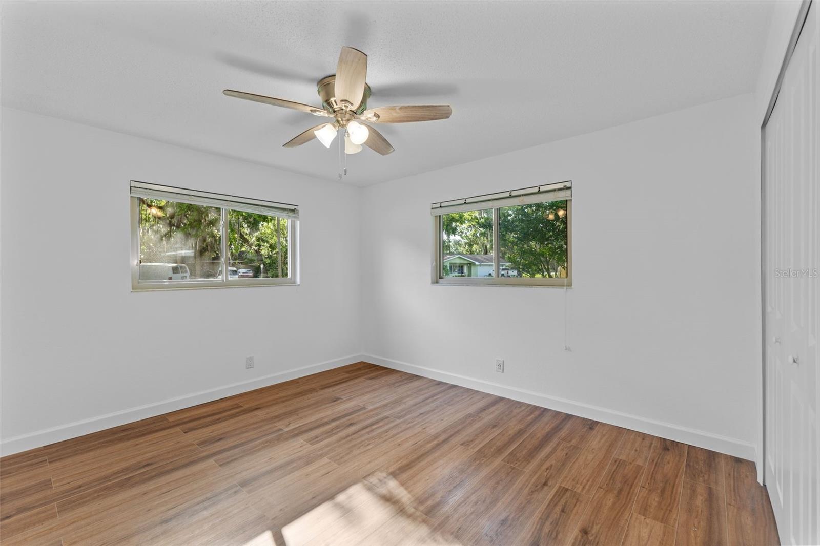 Image 14 of 32 For 241 Brittany Avenue