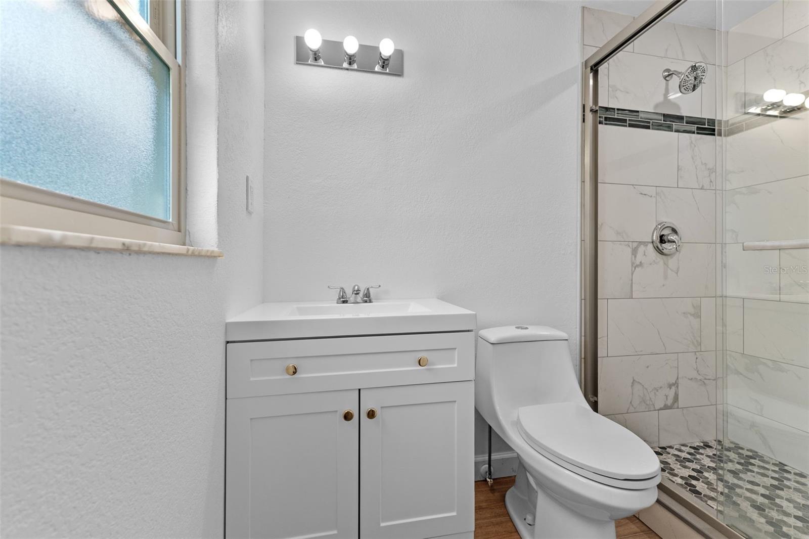 Image 16 of 32 For 241 Brittany Avenue