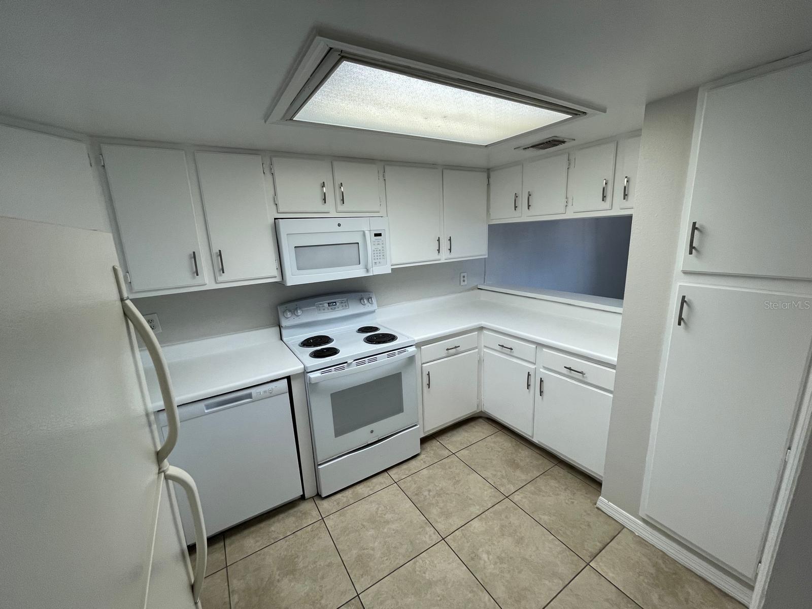 Image 10 of 31 For 614 Grenadine Court 614
