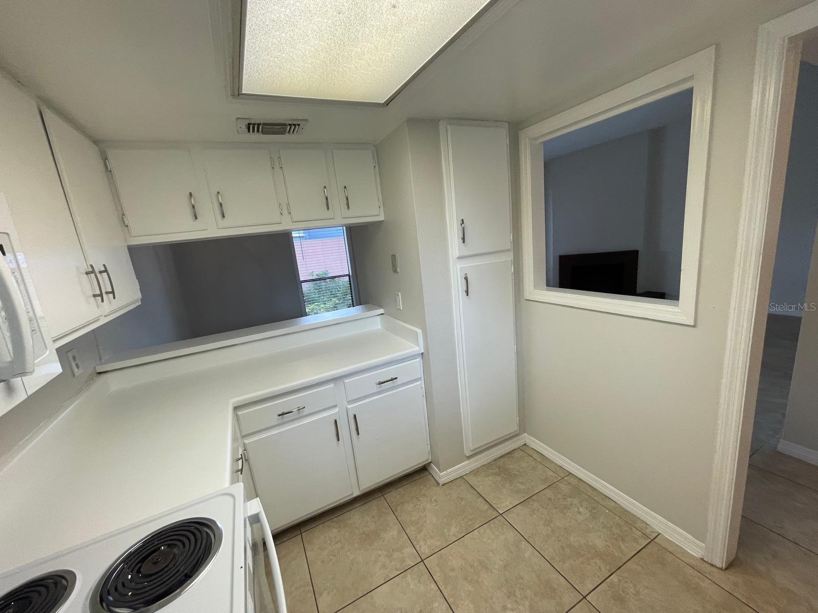 Image 11 of 31 For 614 Grenadine Court 614