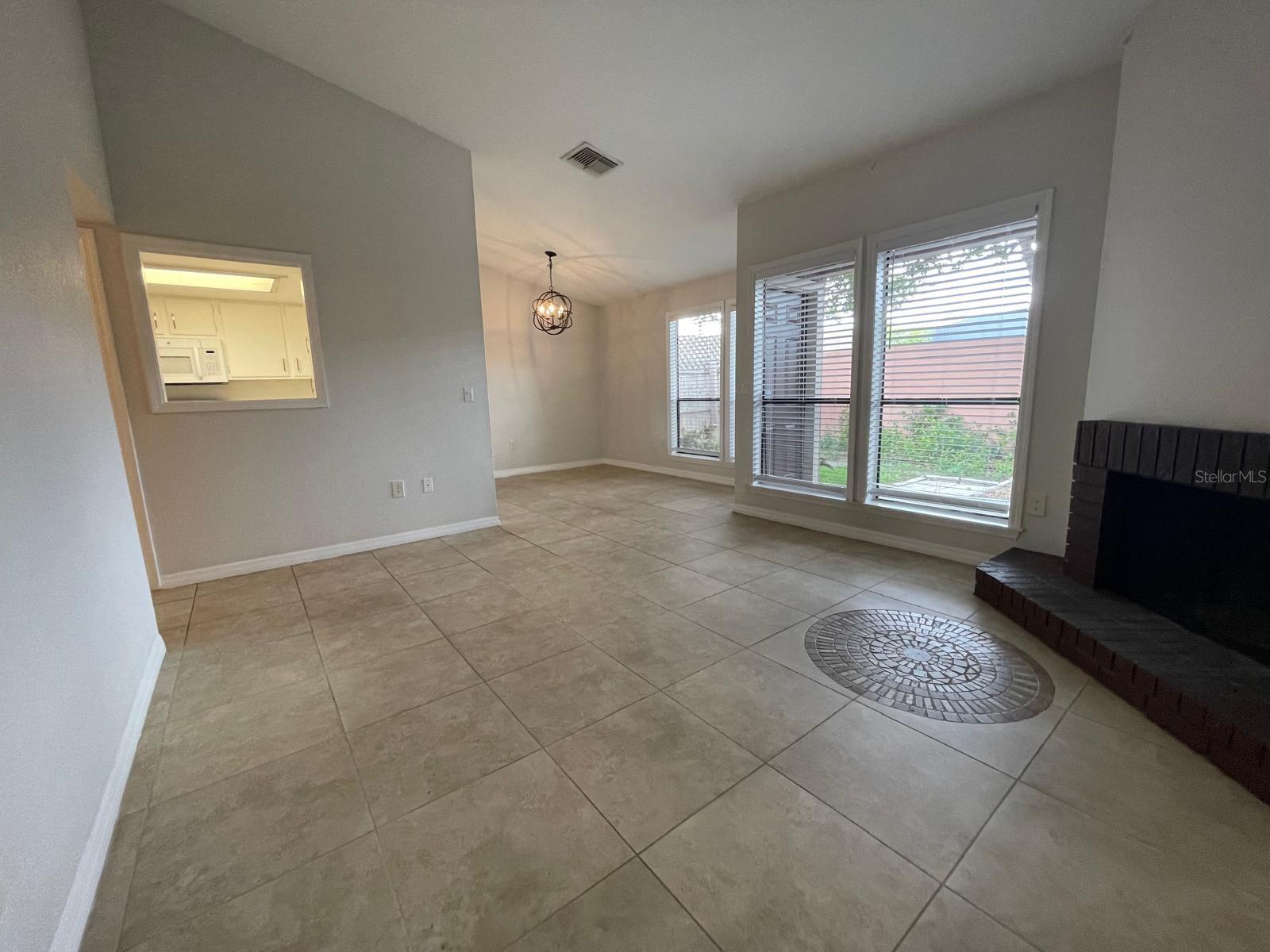 Image 7 of 31 For 614 Grenadine Court 614