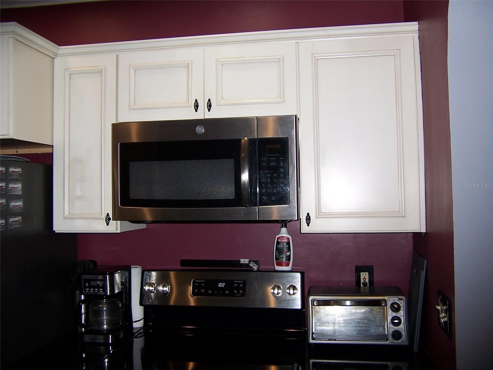 Image 7 of 21 For 613 Ridgewood Street 7