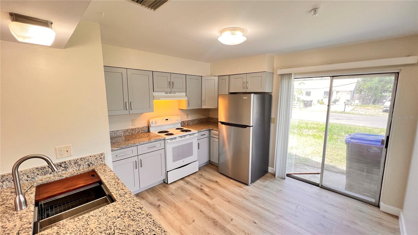 Image 11 of 25 For 5941 Amelia Street