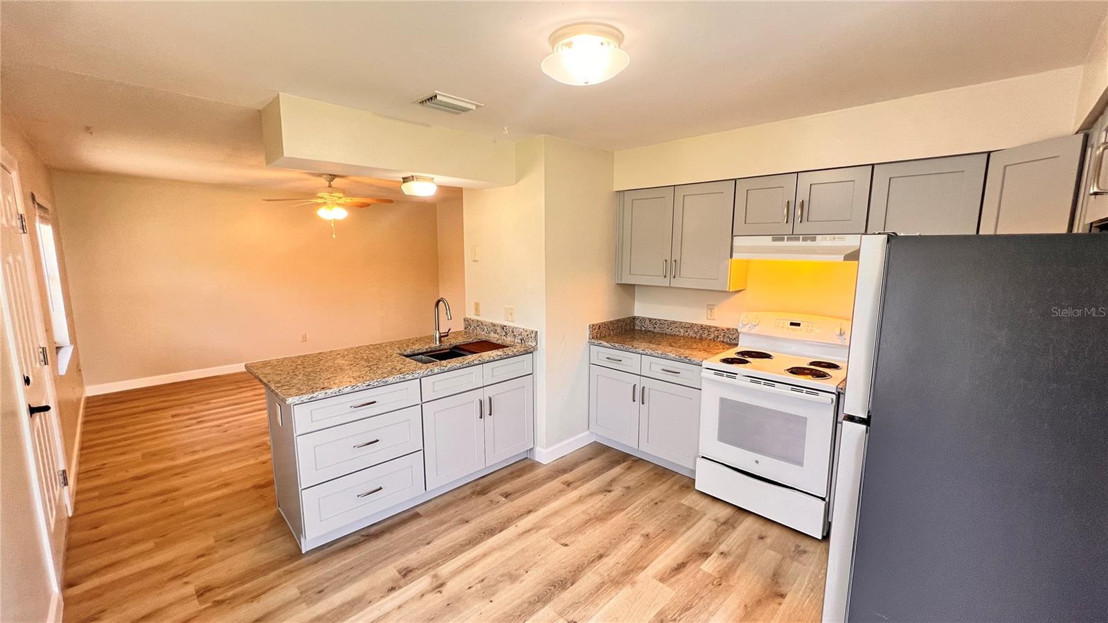 Image 12 of 25 For 5941 Amelia Street
