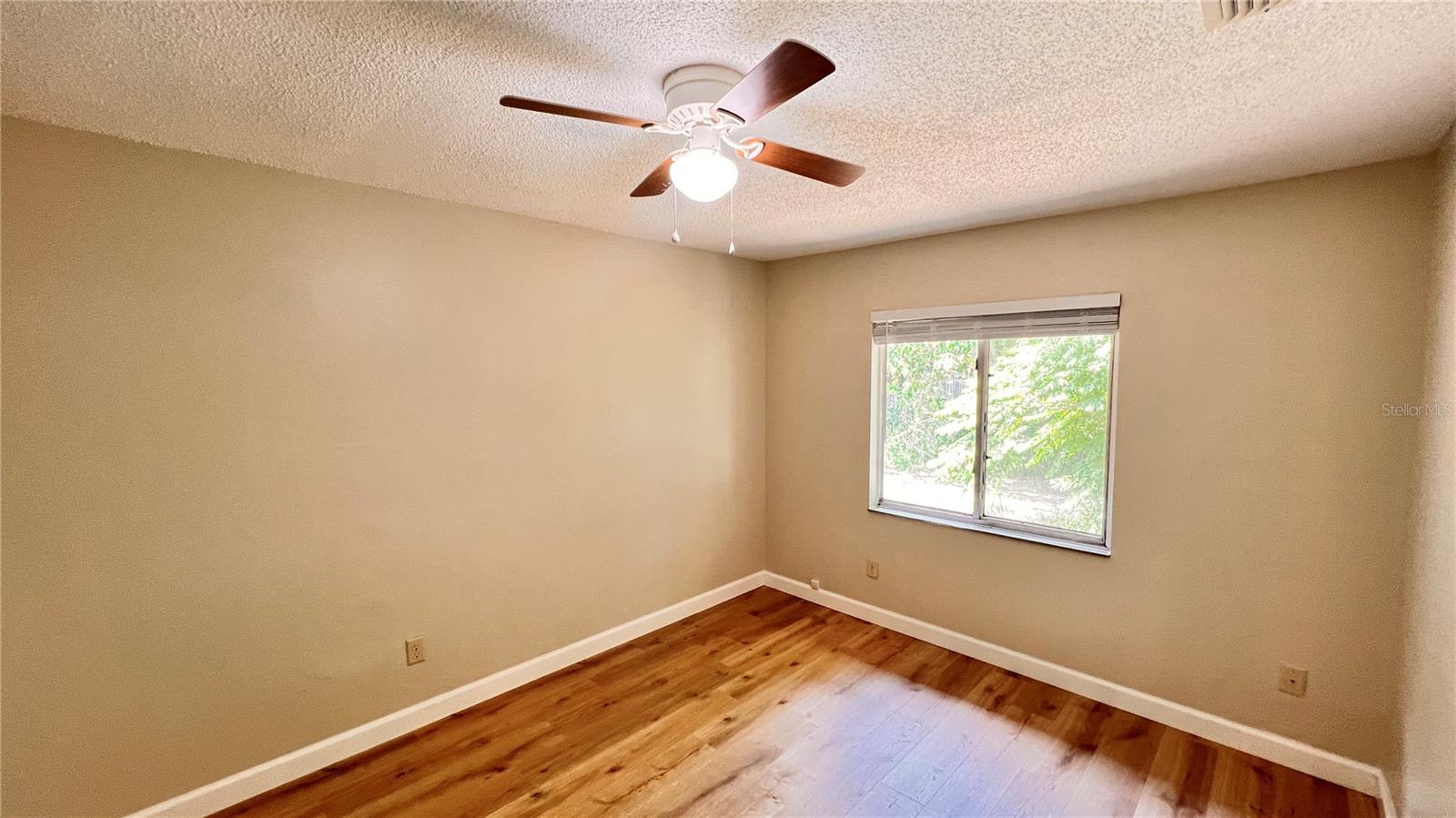 Image 18 of 25 For 5941 Amelia Street