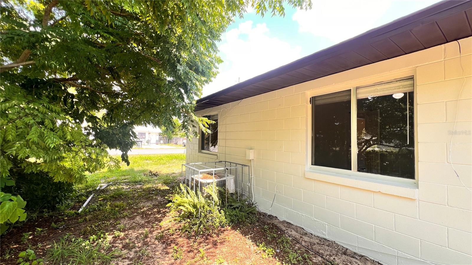 Image 6 of 25 For 5941 Amelia Street