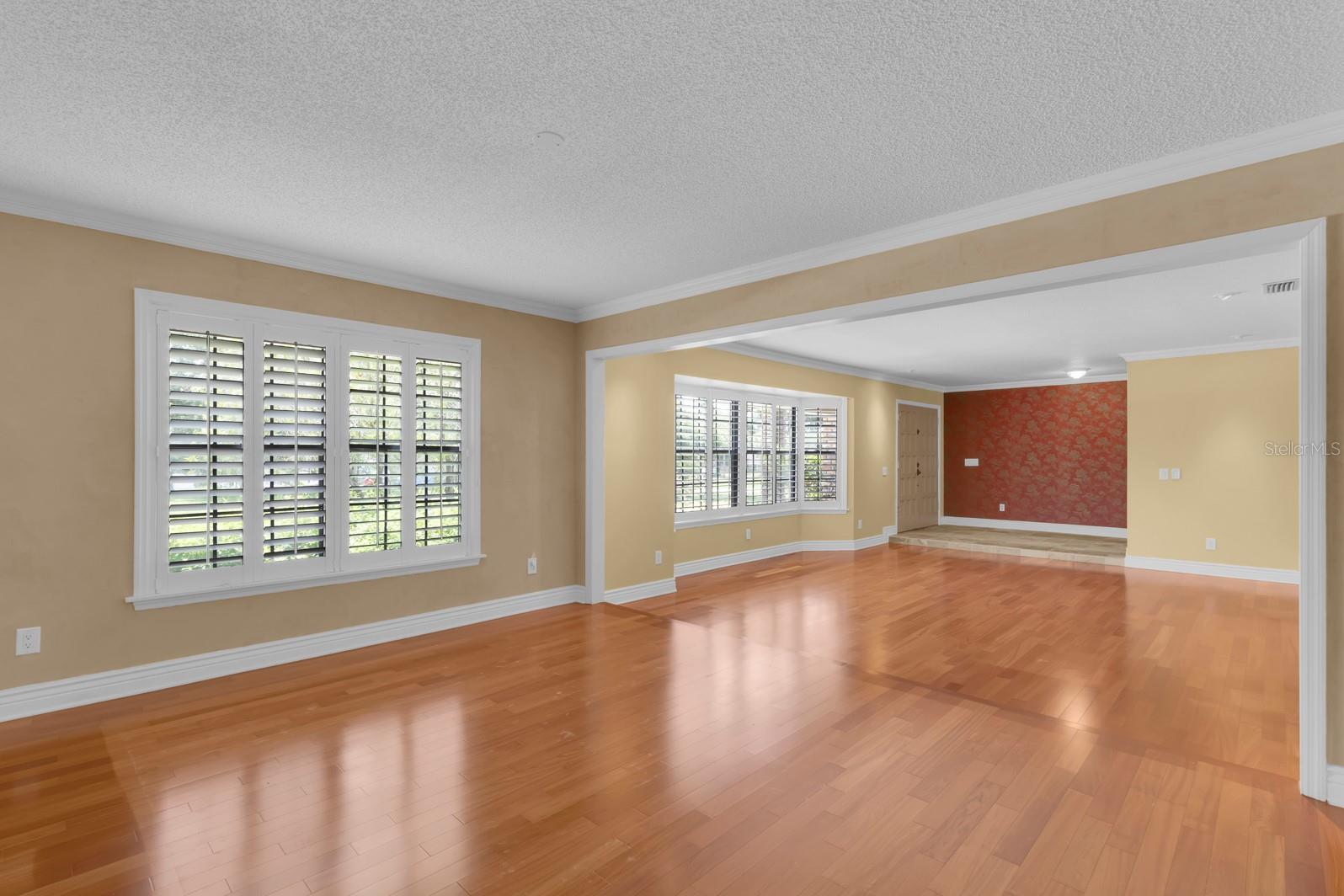 Image 13 of 74 For 202 Riverview Drive