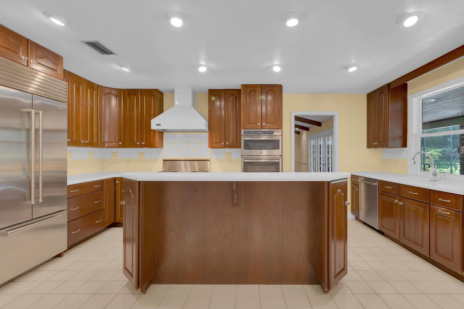 Image 15 of 74 For 202 Riverview Drive