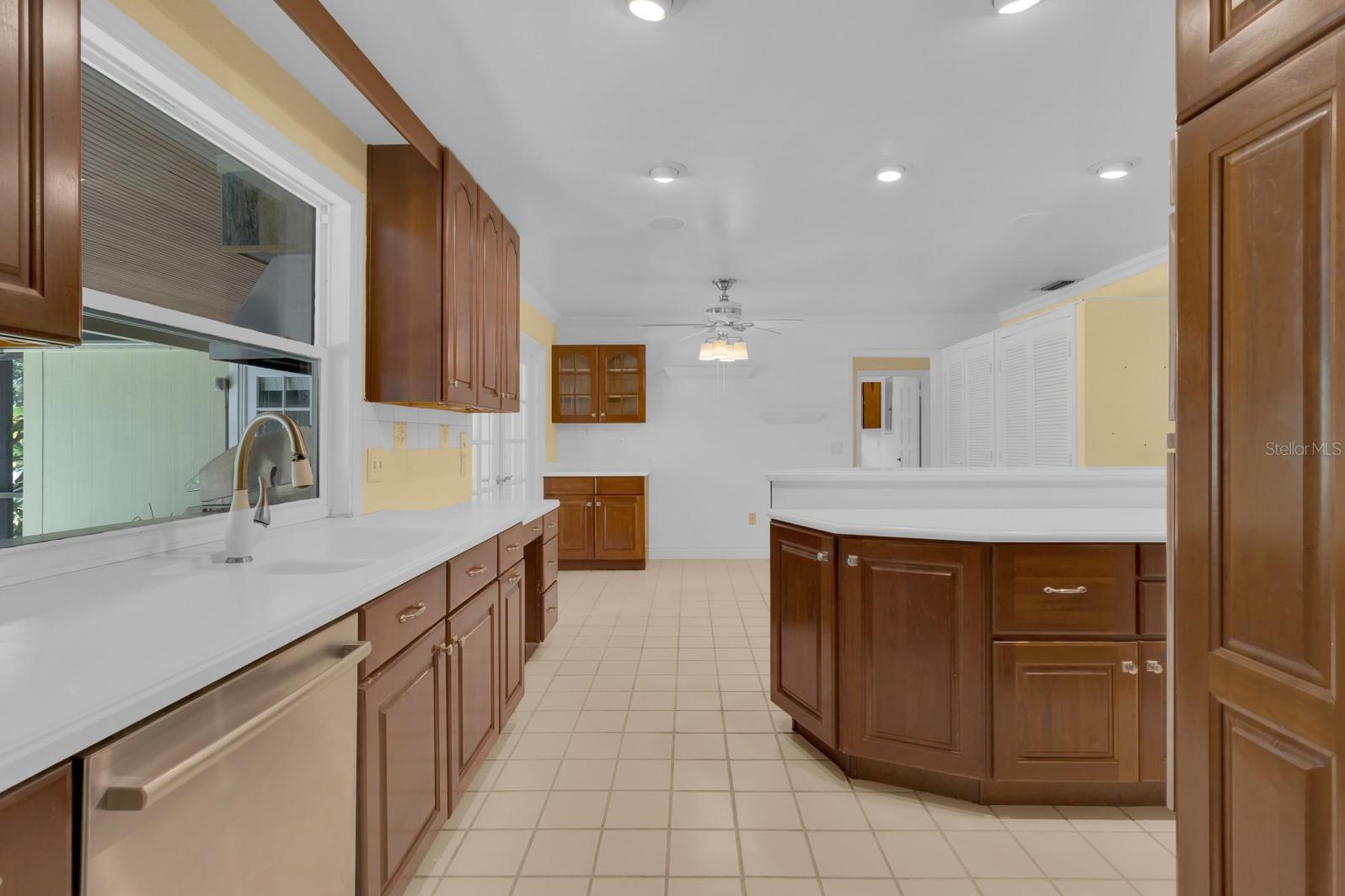 Image 17 of 74 For 202 Riverview Drive