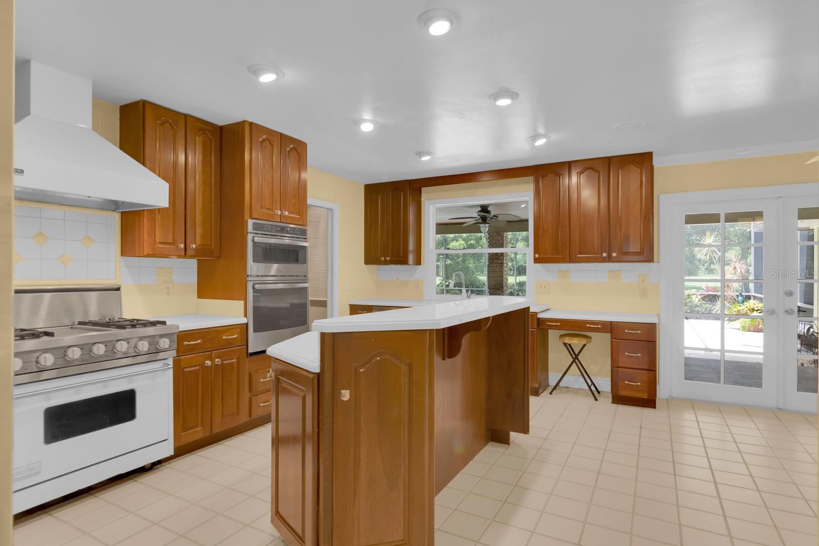 Image 20 of 74 For 202 Riverview Drive