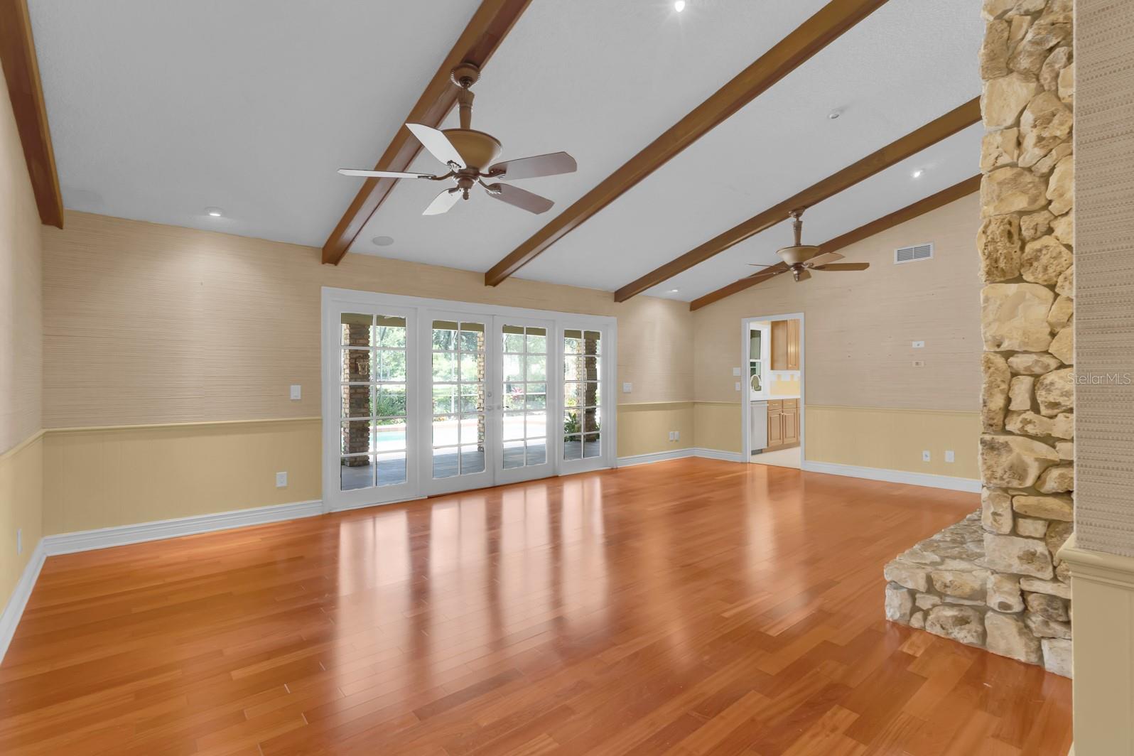 Image 22 of 74 For 202 Riverview Drive