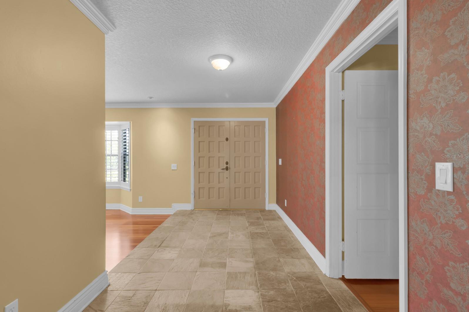Image 27 of 74 For 202 Riverview Drive