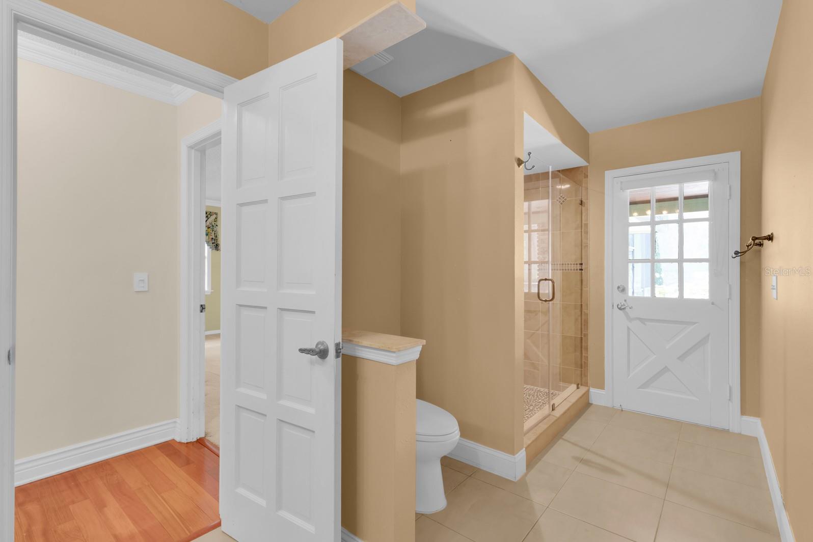Image 41 of 74 For 202 Riverview Drive