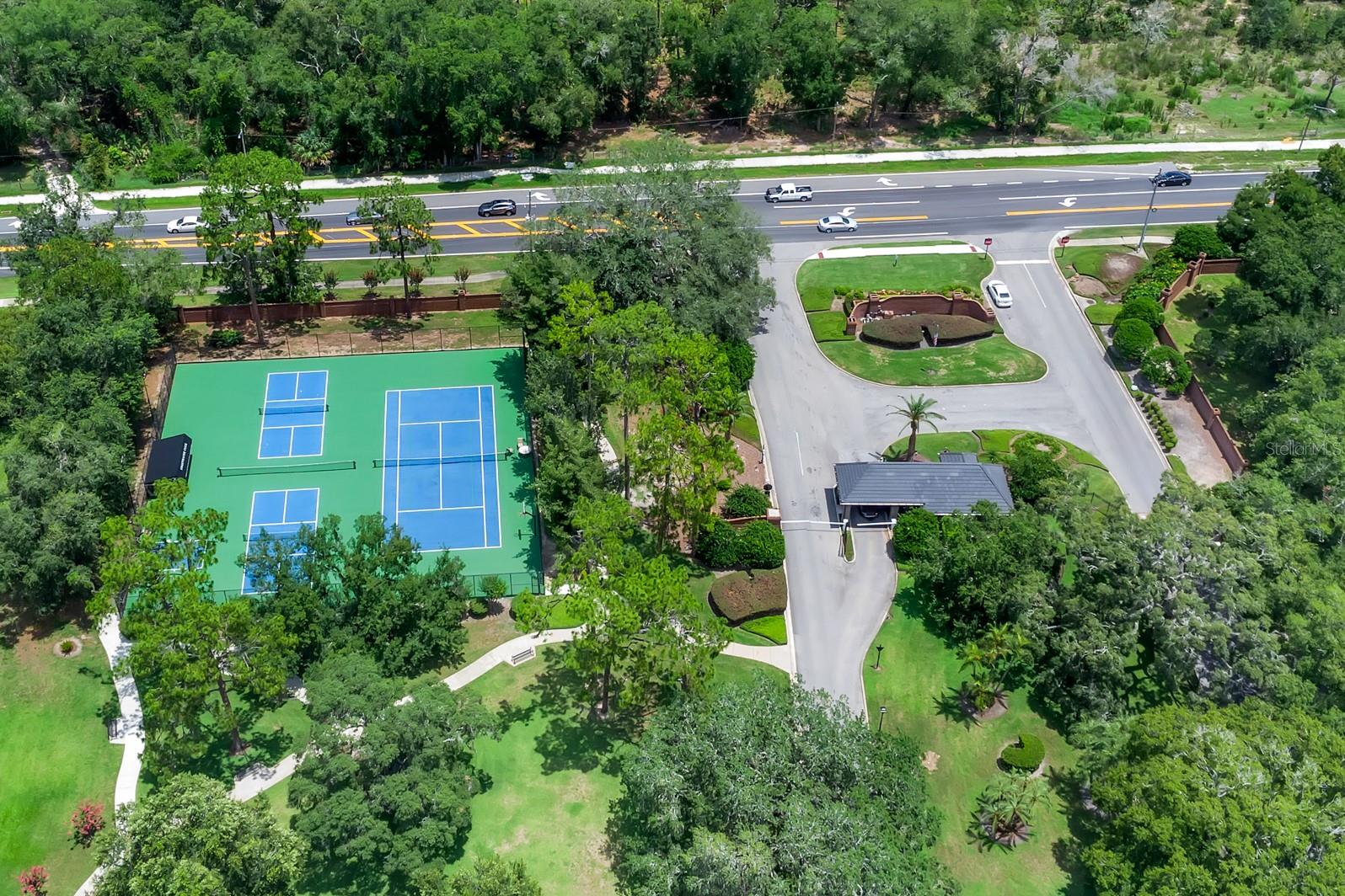 Image 8 of 74 For 202 Riverview Drive
