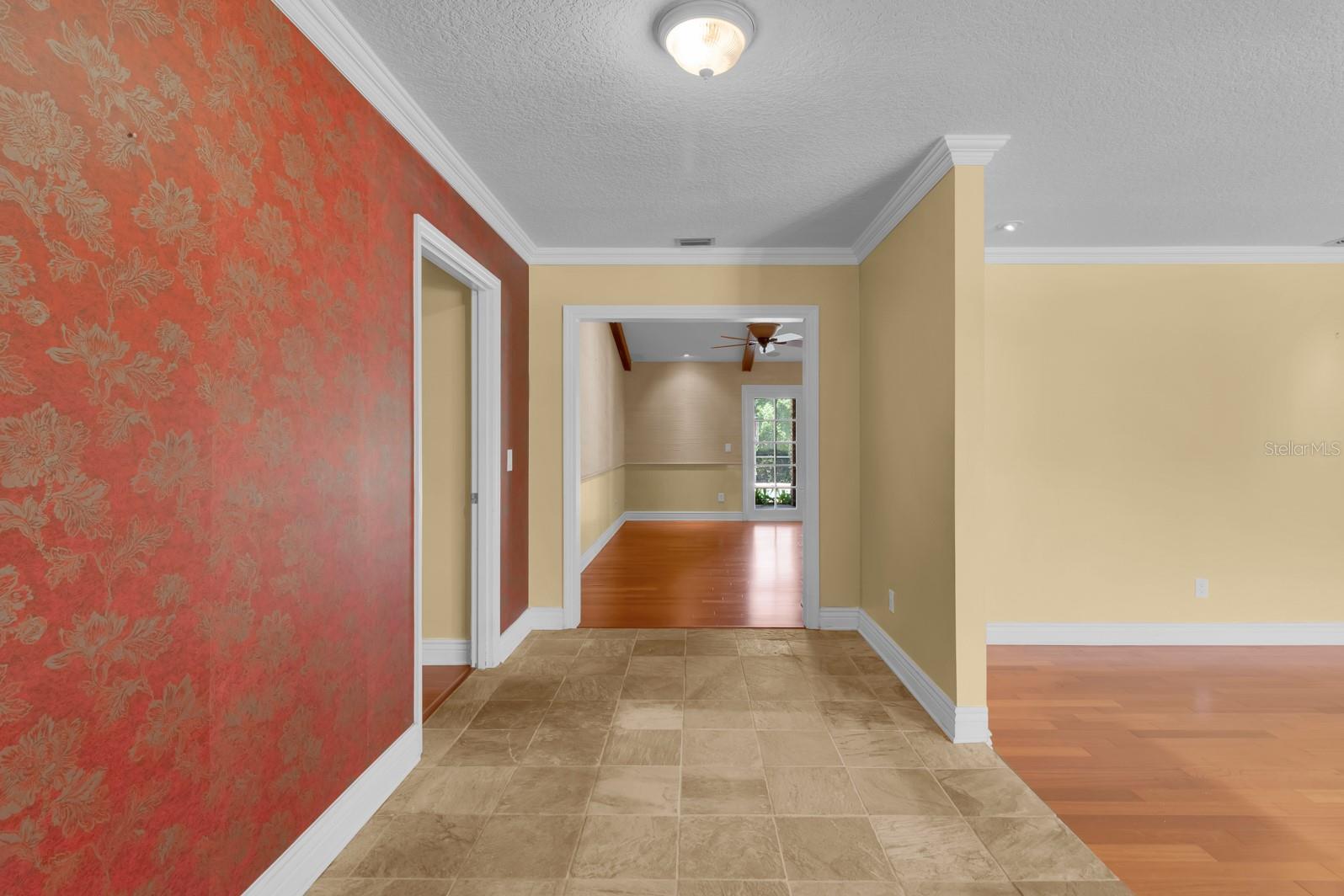 Image 9 of 74 For 202 Riverview Drive