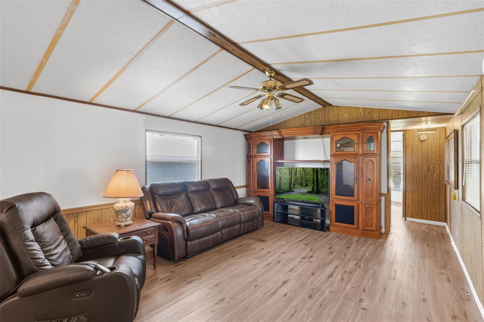 Image 4 of 34 For 2044 Thelma Drive