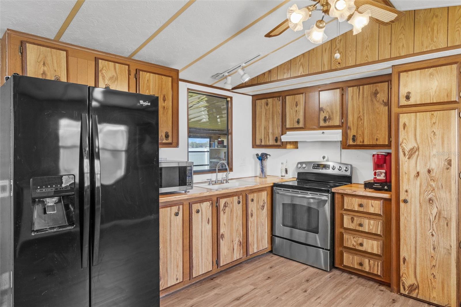 Image 7 of 34 For 2044 Thelma Drive