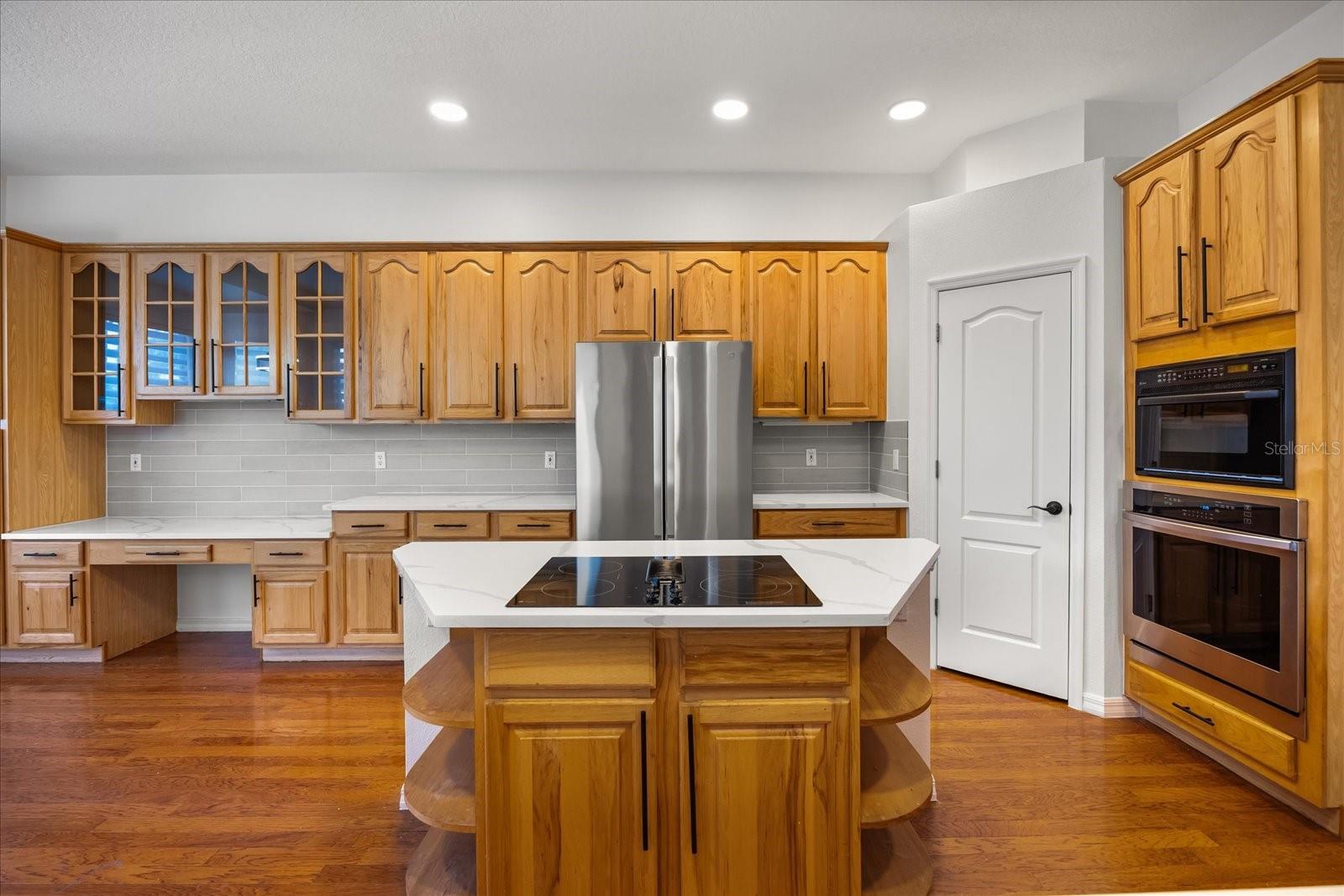 Image 16 of 56 For 10308 Emerald Woods Avenue