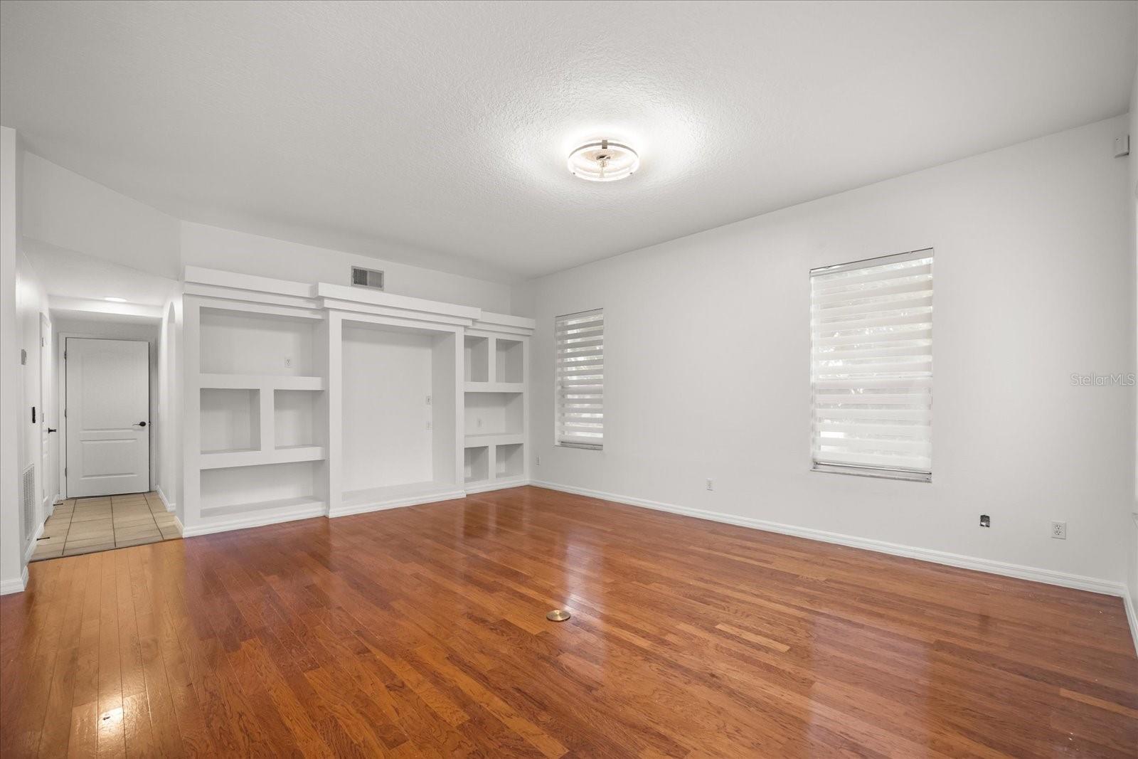 Image 19 of 56 For 10308 Emerald Woods Avenue