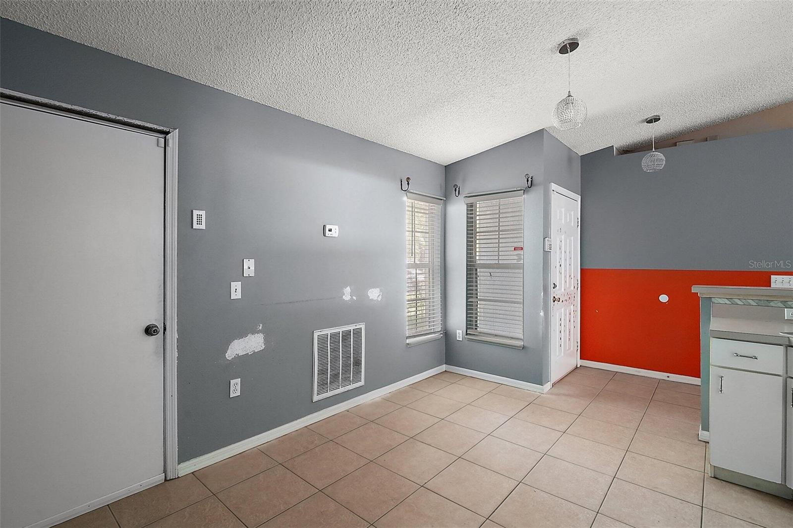 Image 12 of 18 For 979 Mayfair Street