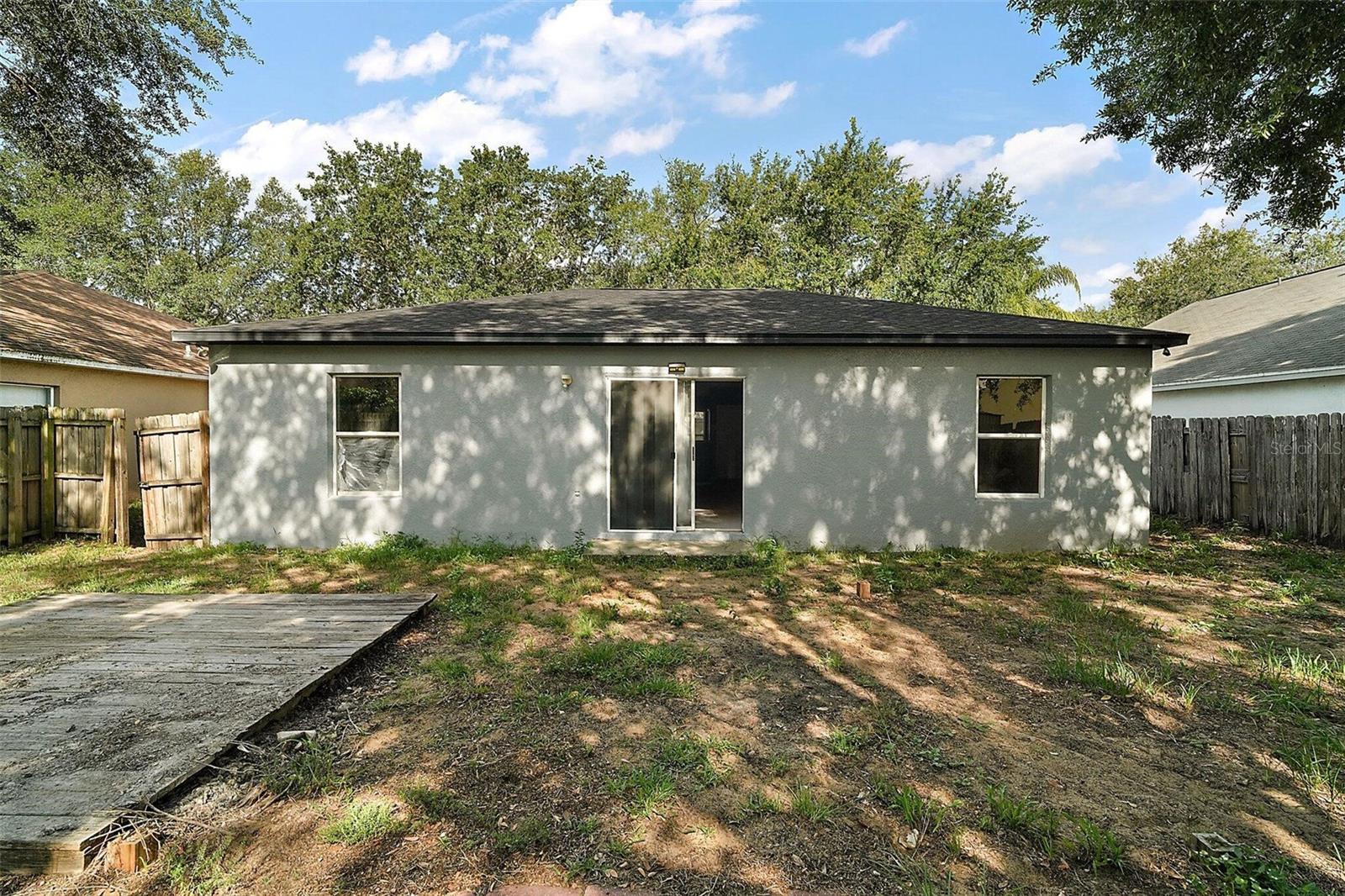 Image 3 of 18 For 979 Mayfair Street