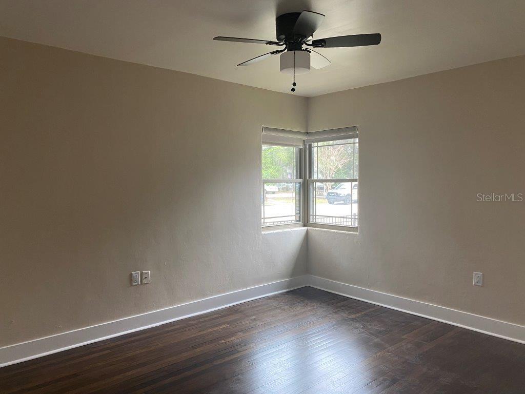 Image 10 of 14 For 804 Thornton Avenue