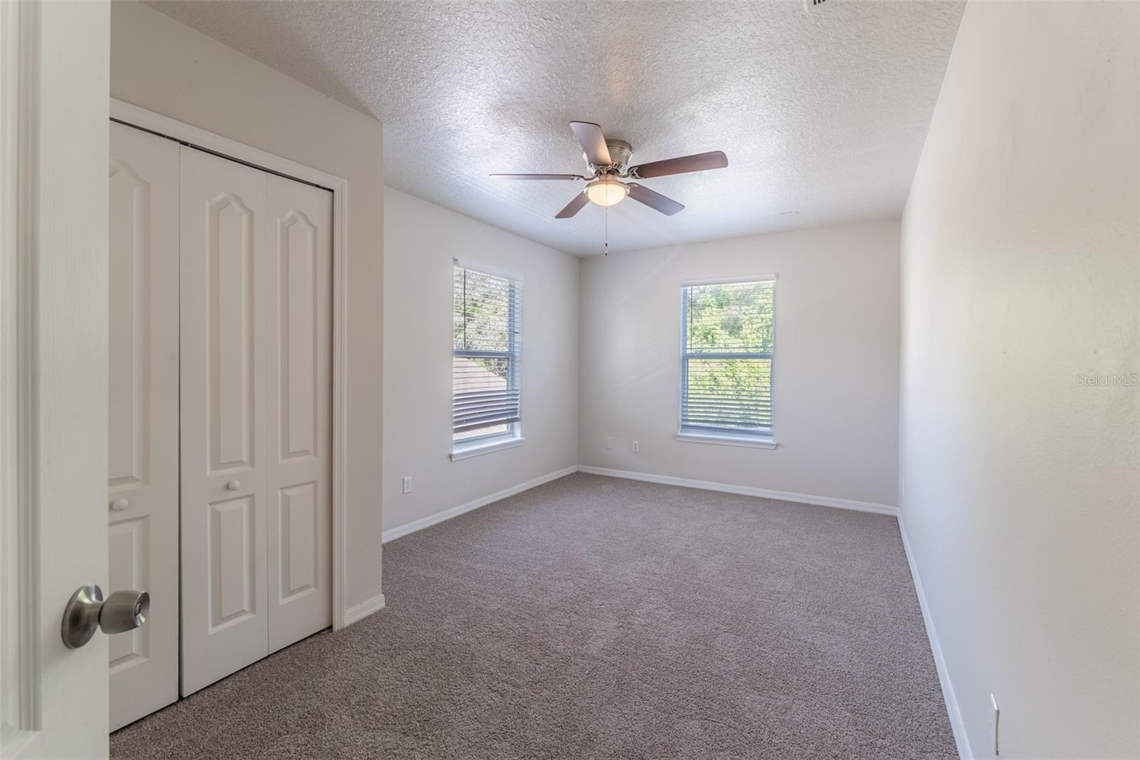 Image 16 of 37 For 1129 Royal Ridge Drive