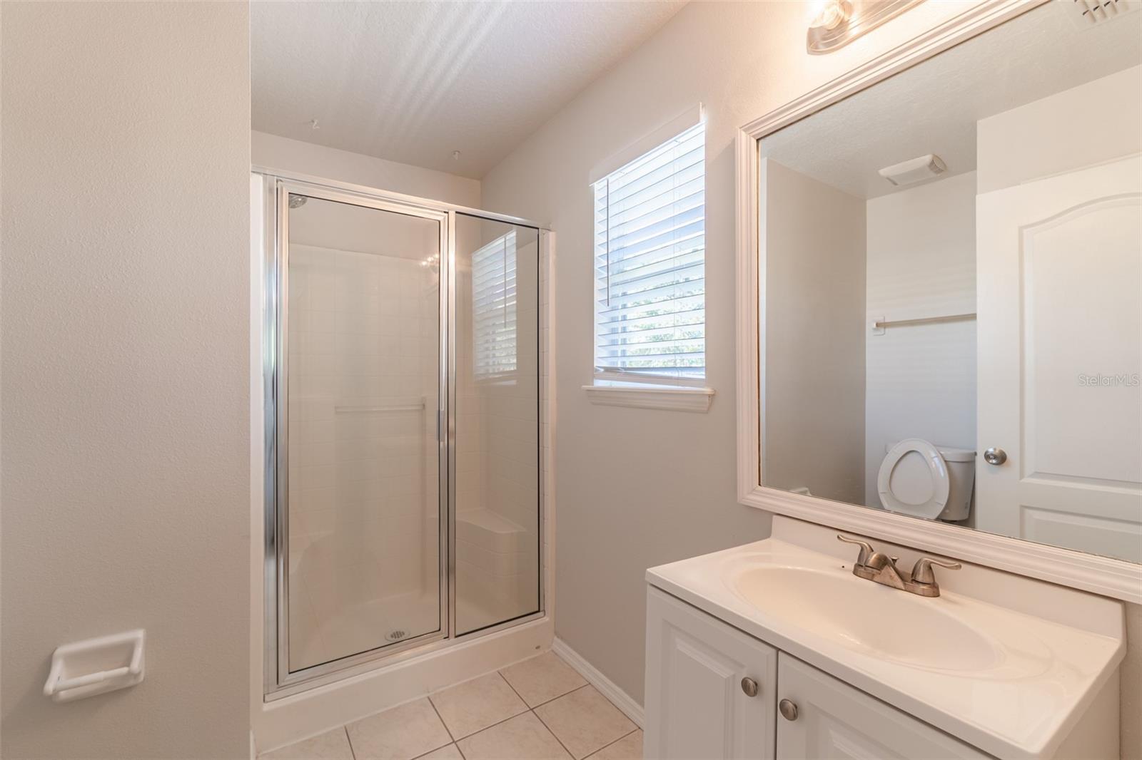 Image 18 of 37 For 1129 Royal Ridge Drive