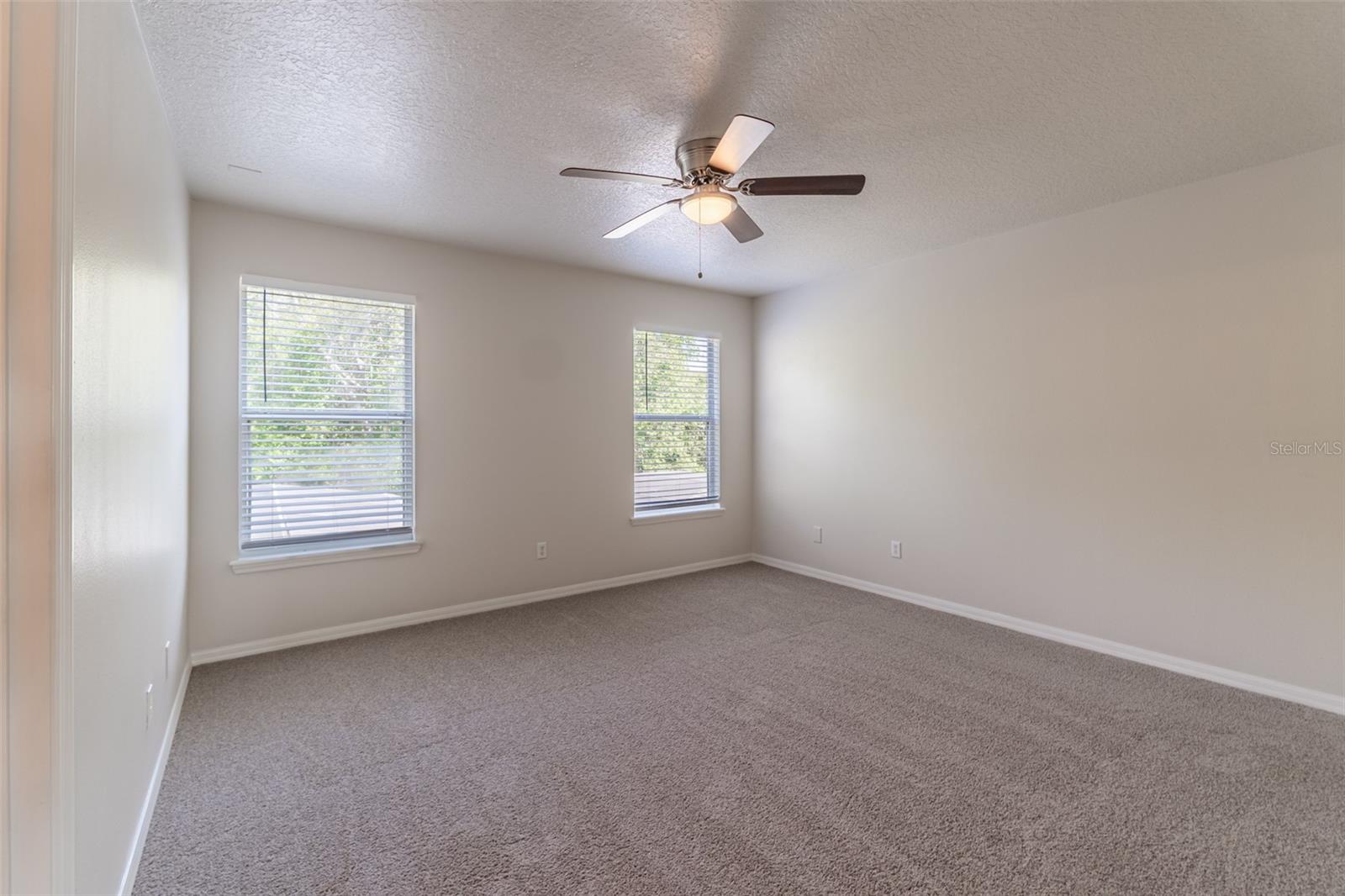 Image 19 of 37 For 1129 Royal Ridge Drive