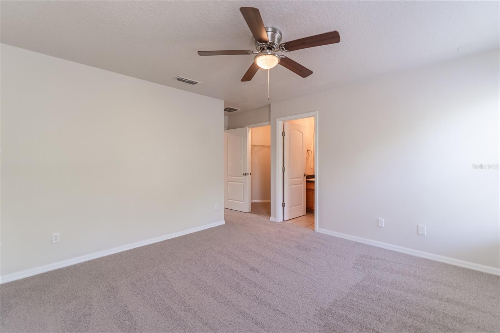 Image 21 of 37 For 1129 Royal Ridge Drive