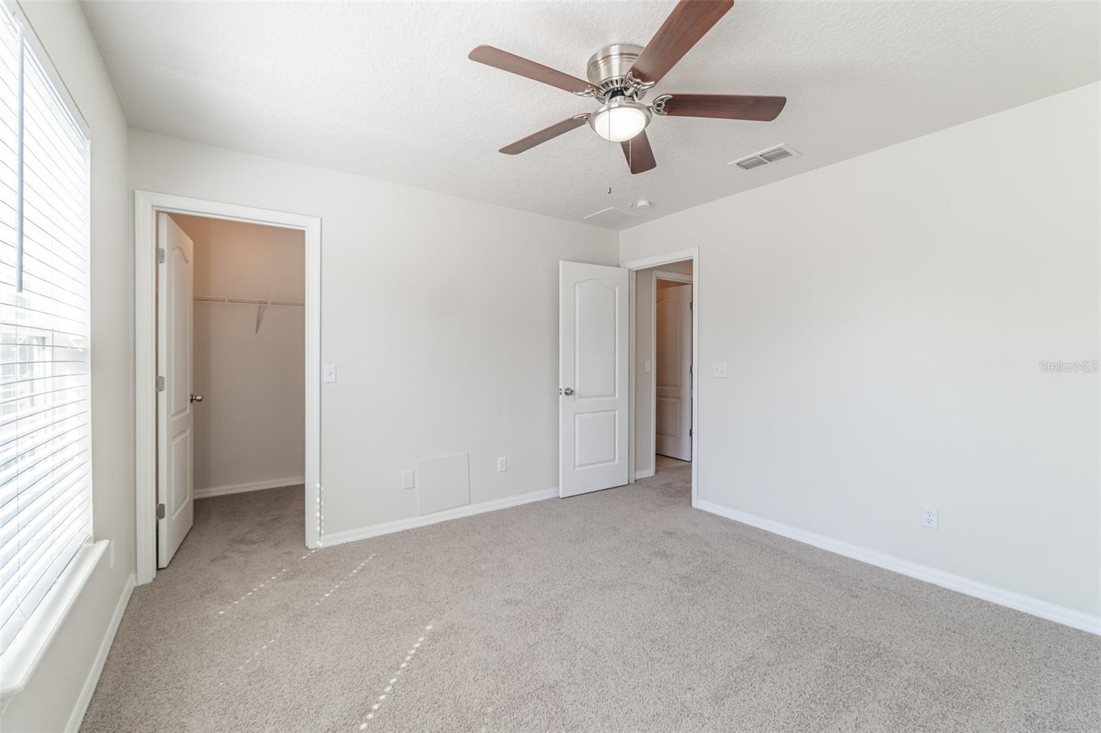 Image 28 of 37 For 1129 Royal Ridge Drive