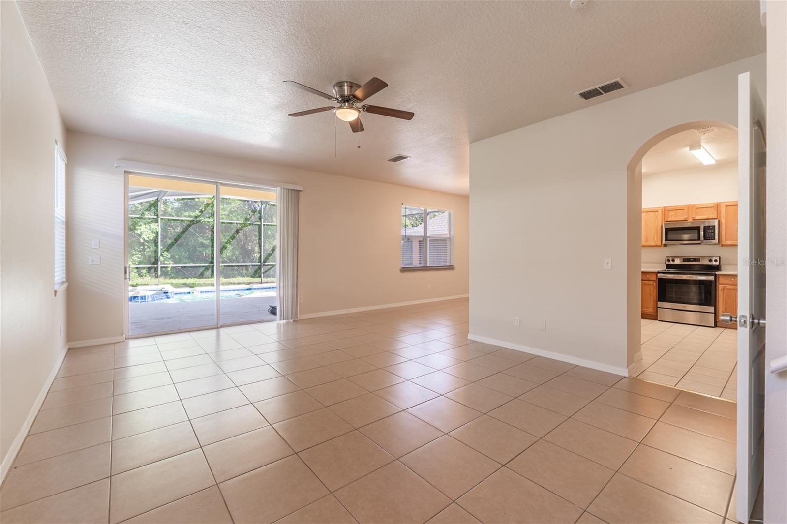 Image 4 of 37 For 1129 Royal Ridge Drive