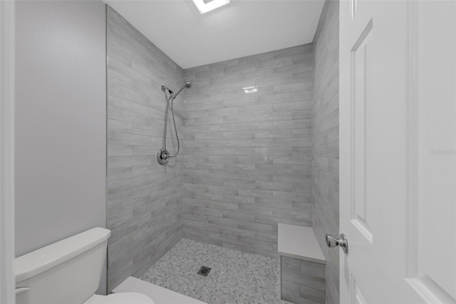 Image 4 of 25 For 2206 Stonington Avenue 2206