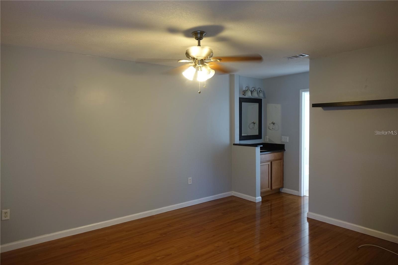 Image 6 of 15 For 3024 Semoran Boulevard 7