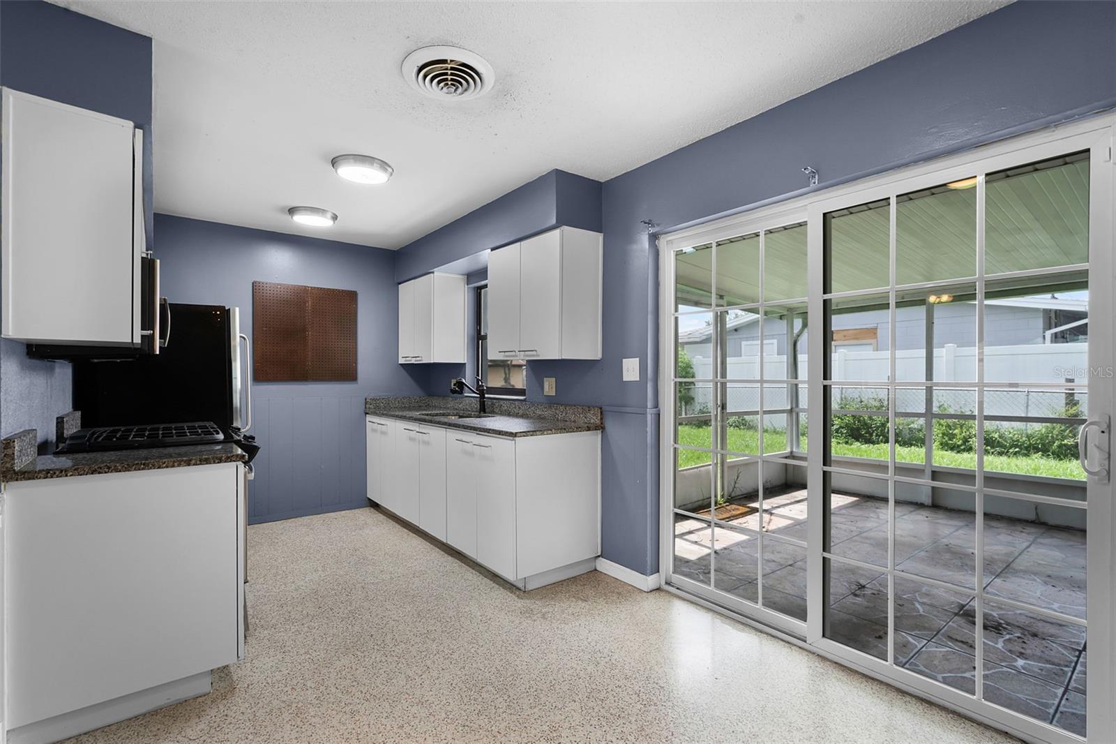 Image 42 of 51 For 10800 Fernando Street