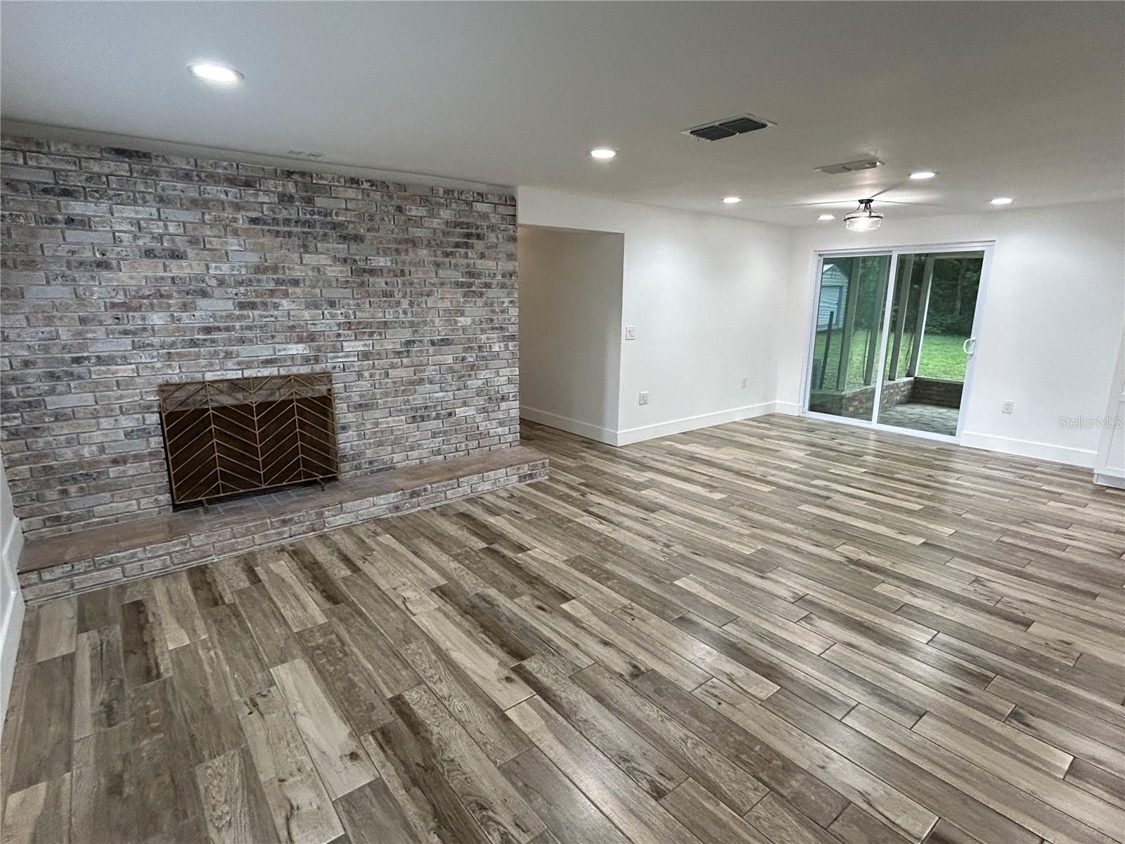 Image 7 of 55 For 1130 Lake Brantley Road