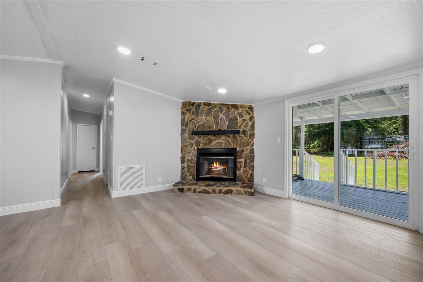 Image 15 of 44 For 171 Sandpine Court