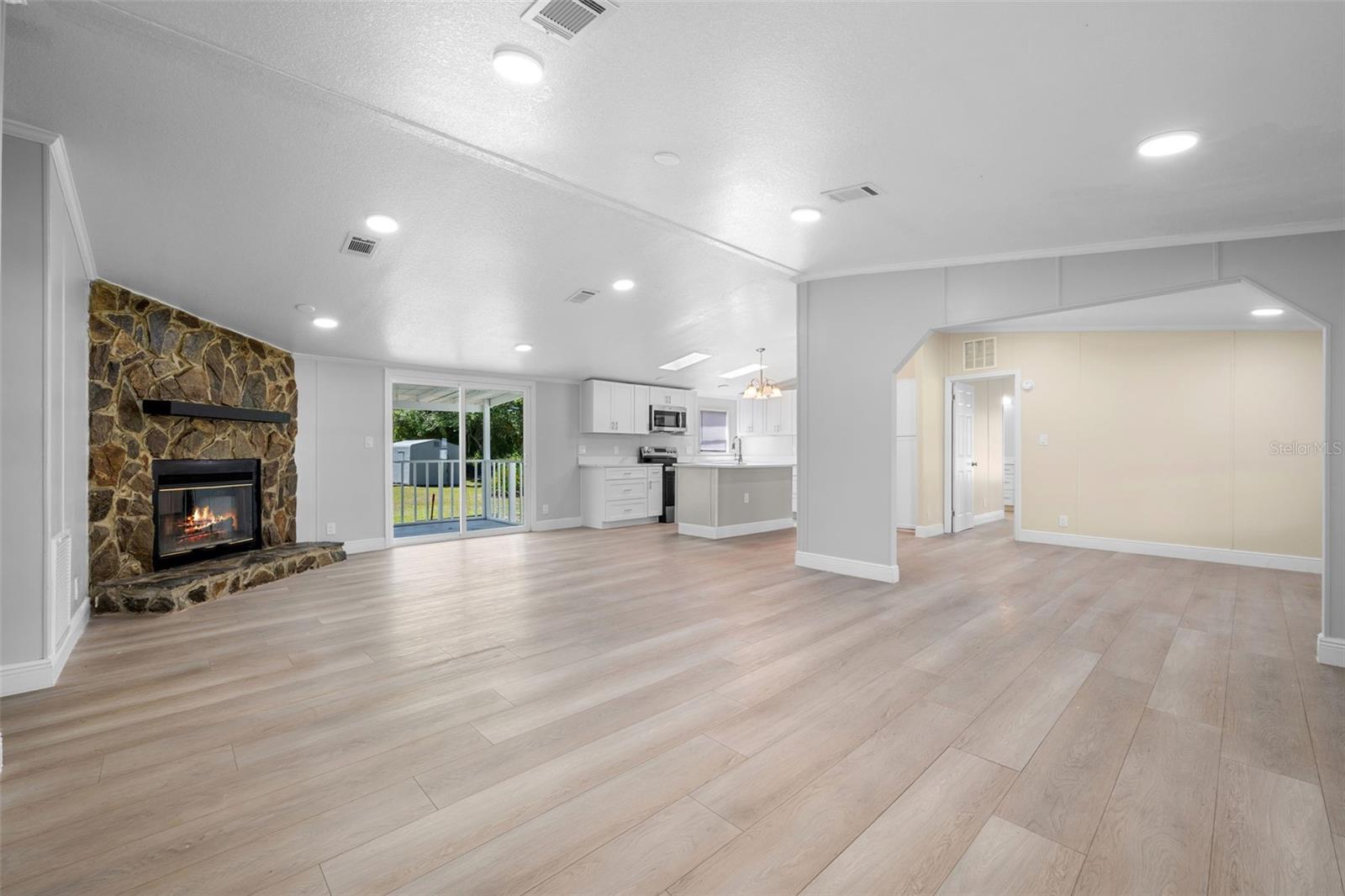 Image 5 of 44 For 171 Sandpine Court