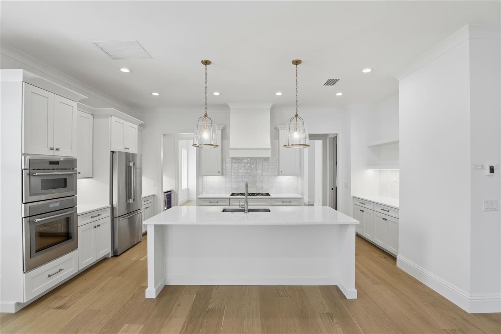 Image 12 of 49 For 2215 Amherst Avenue