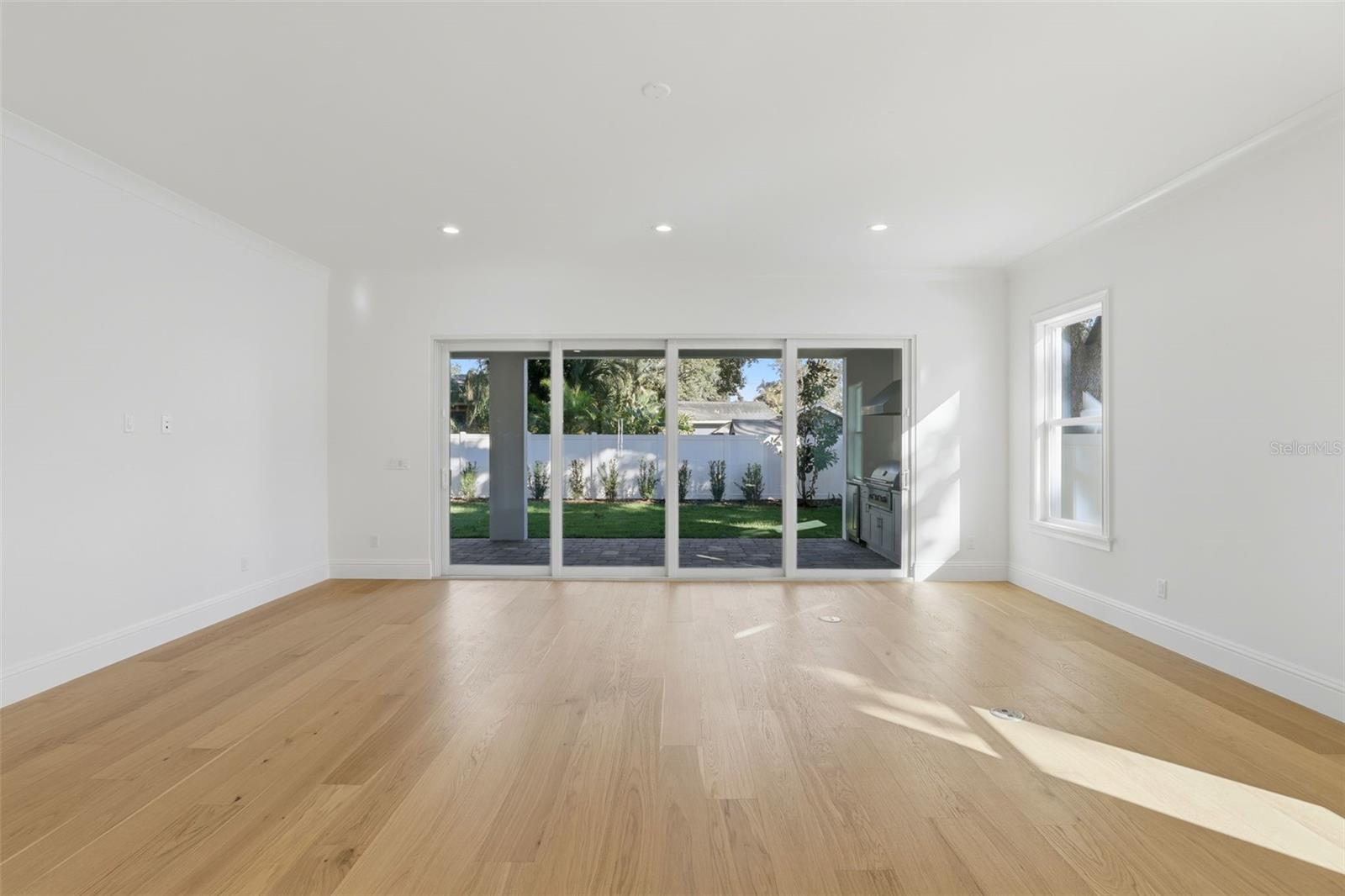 Image 17 of 49 For 2215 Amherst Avenue