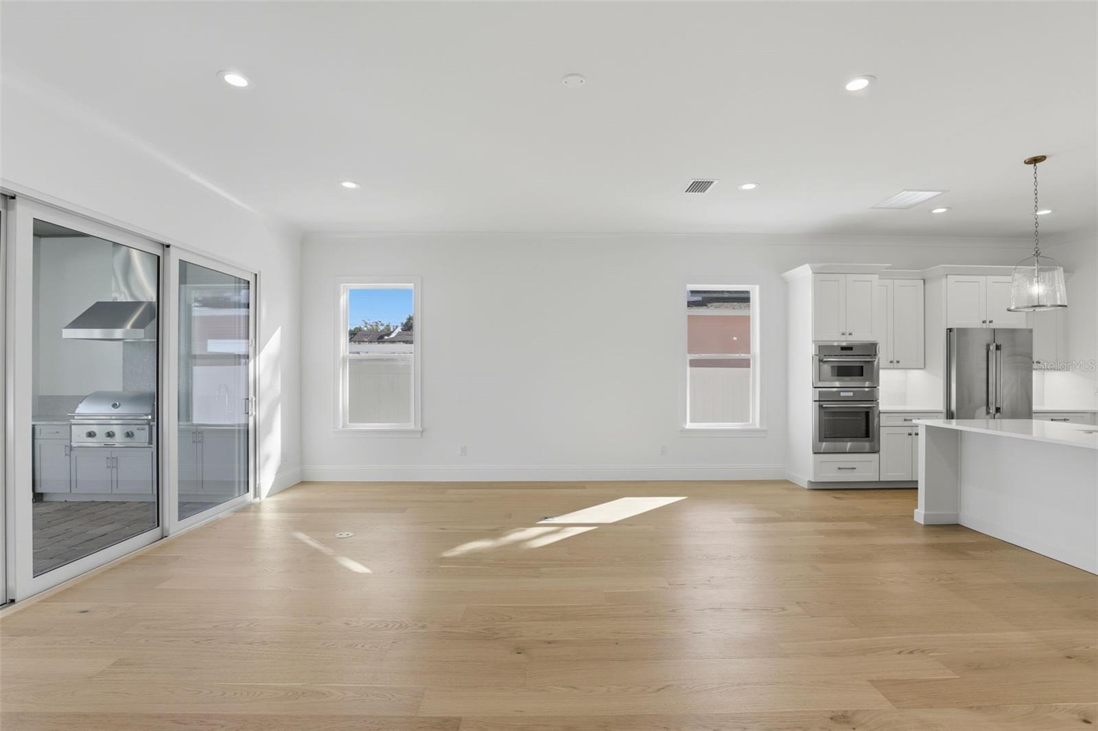 Image 18 of 49 For 2215 Amherst Avenue