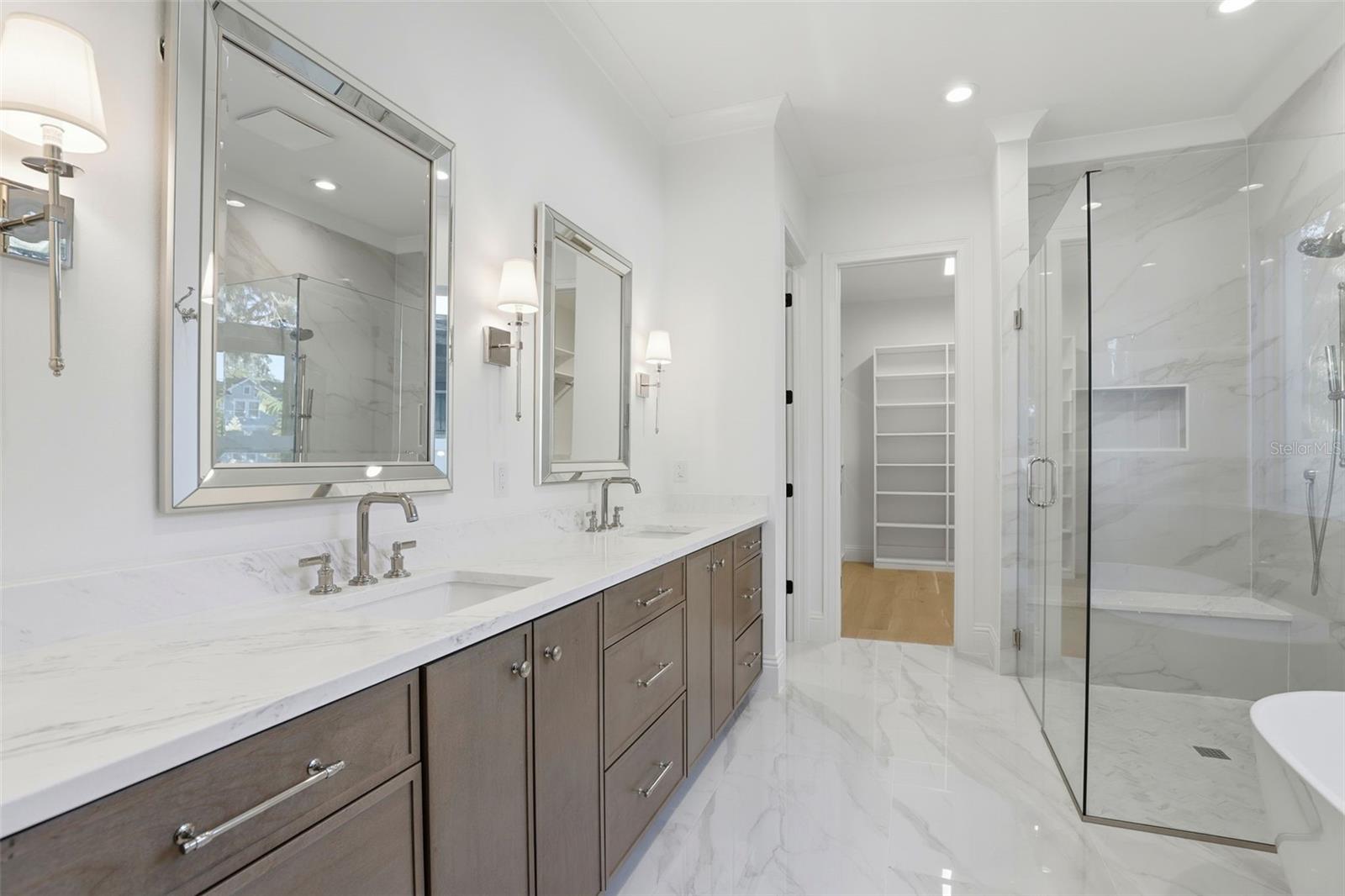 Image 25 of 49 For 2215 Amherst Avenue