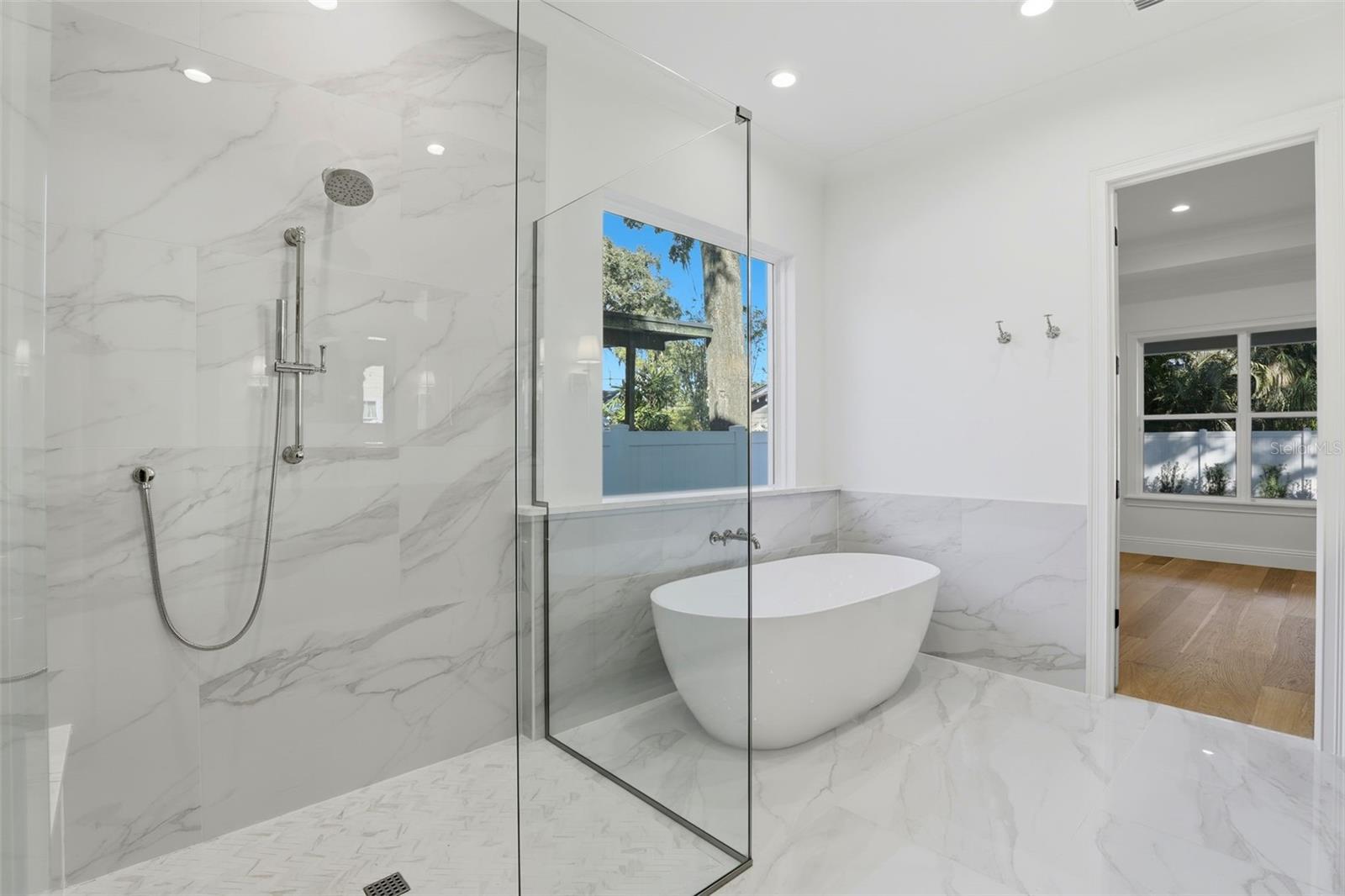 Image 26 of 49 For 2215 Amherst Avenue