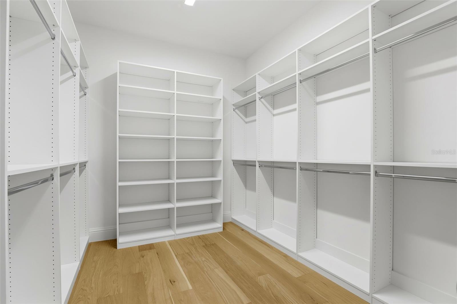 Image 27 of 49 For 2215 Amherst Avenue