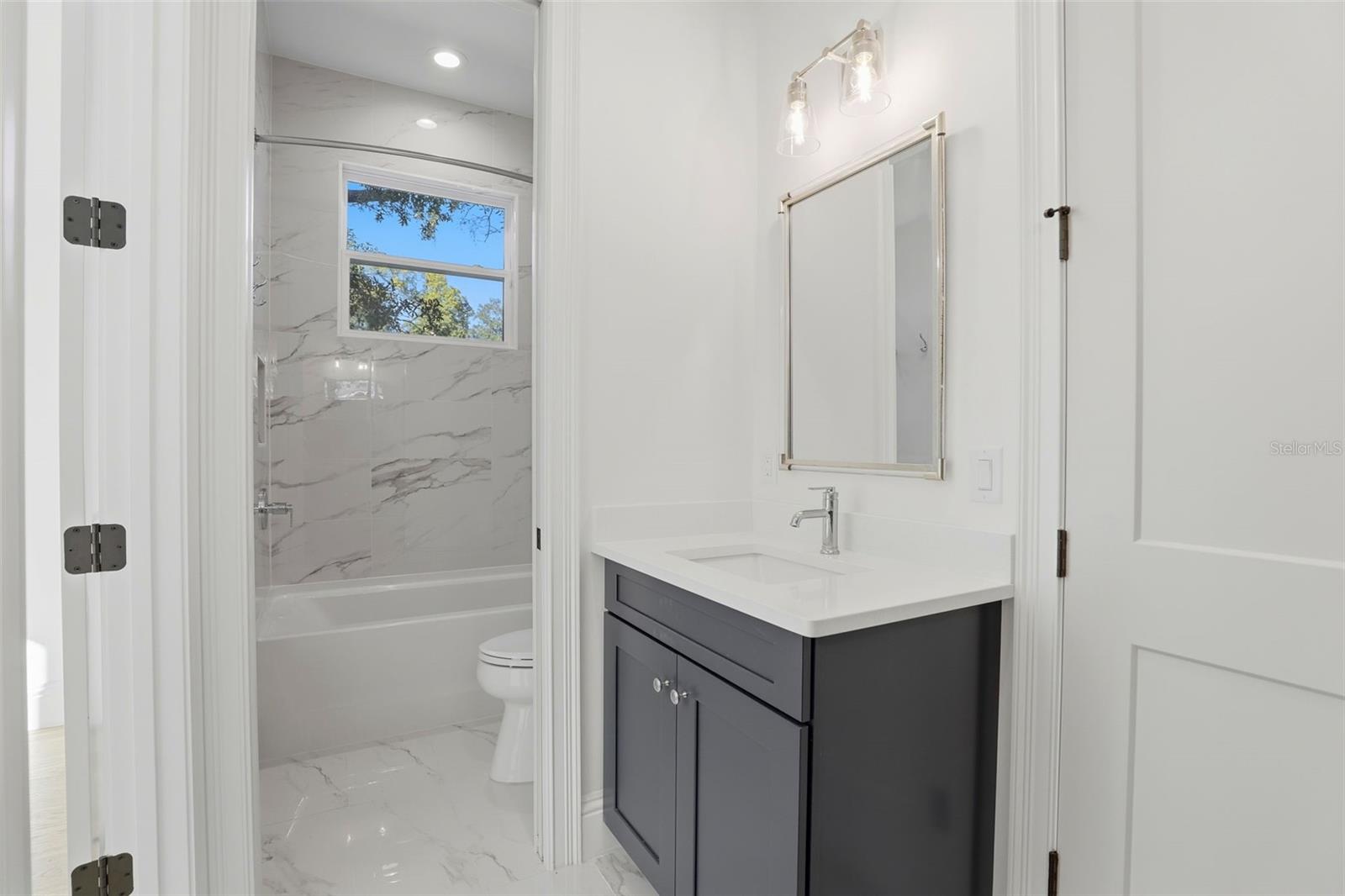 Image 35 of 49 For 2215 Amherst Avenue