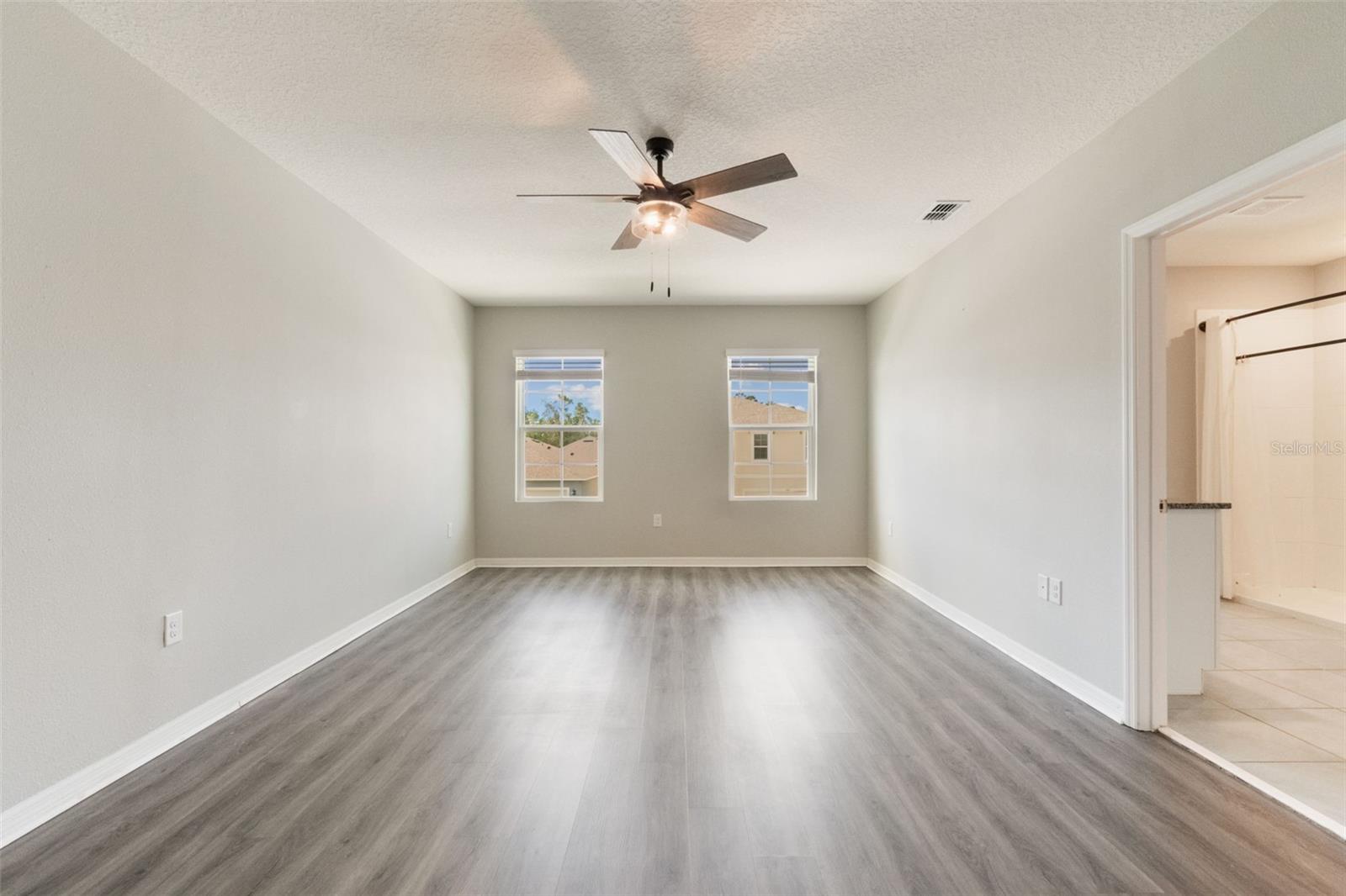 Image 14 of 39 For 6808 Cranes Roost Road