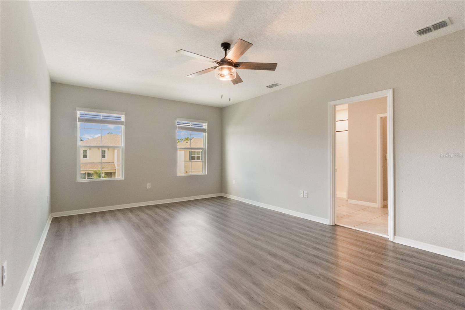 Image 15 of 39 For 6808 Cranes Roost Road
