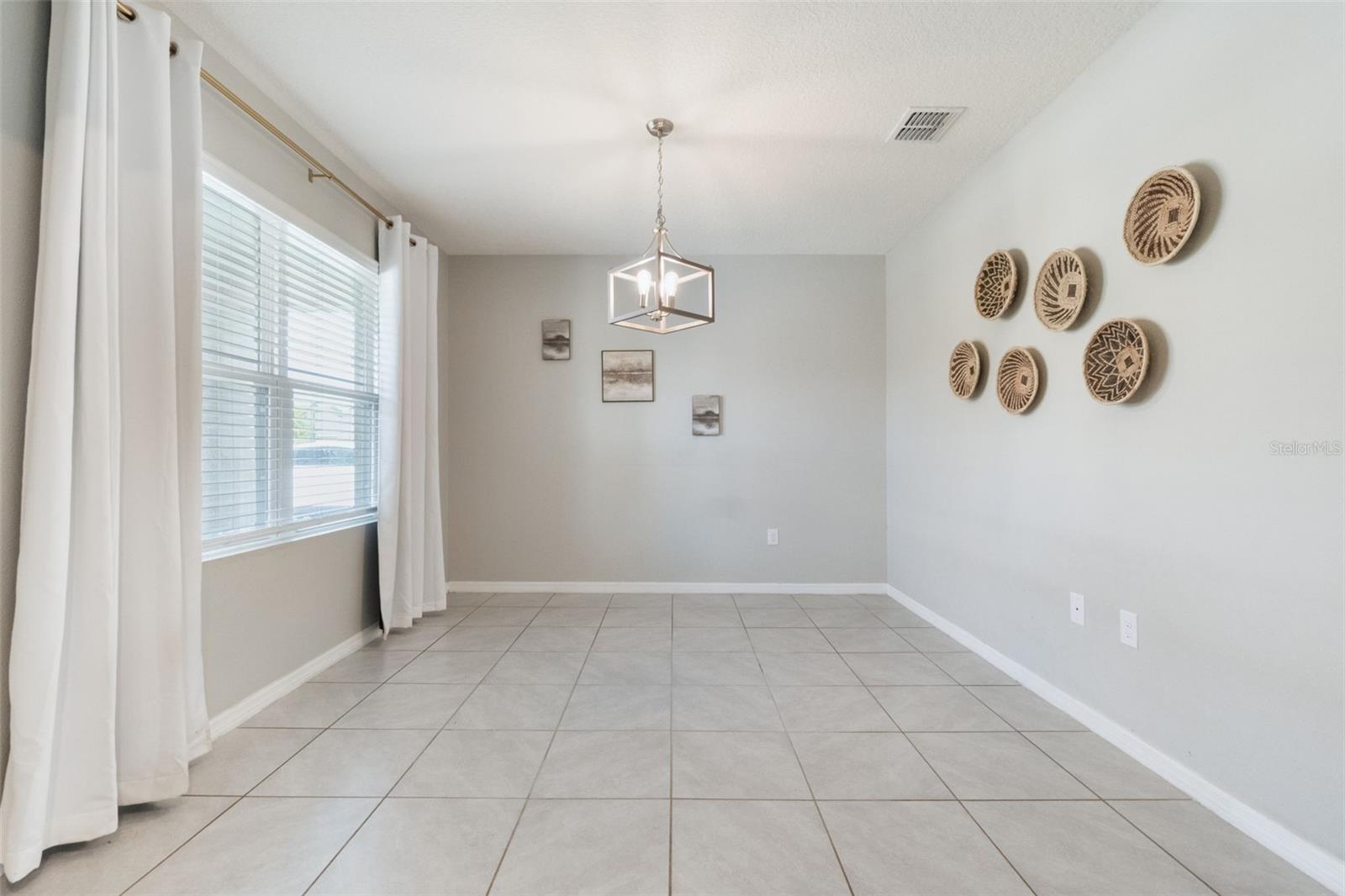 Image 7 of 39 For 6808 Cranes Roost Road