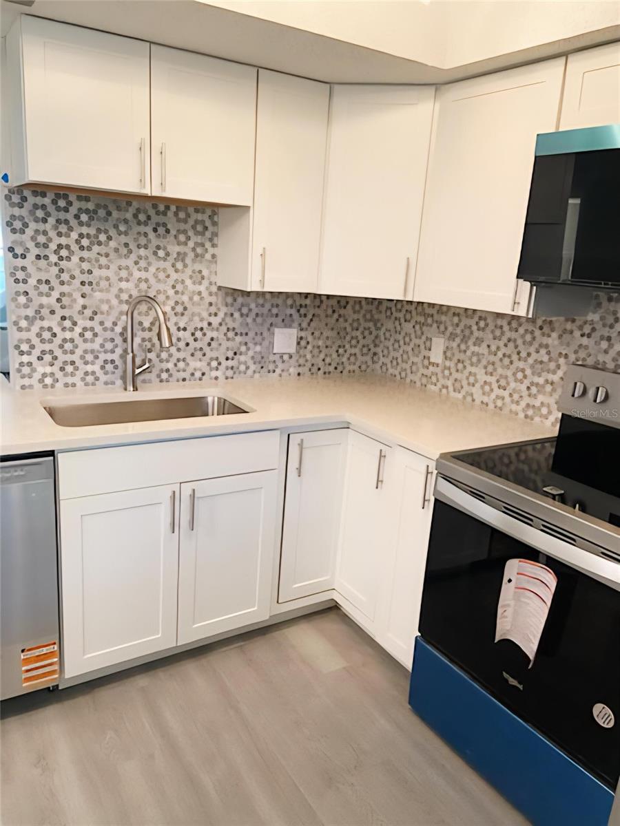Image 3 of 16 For 821 Patricia Avenue 202