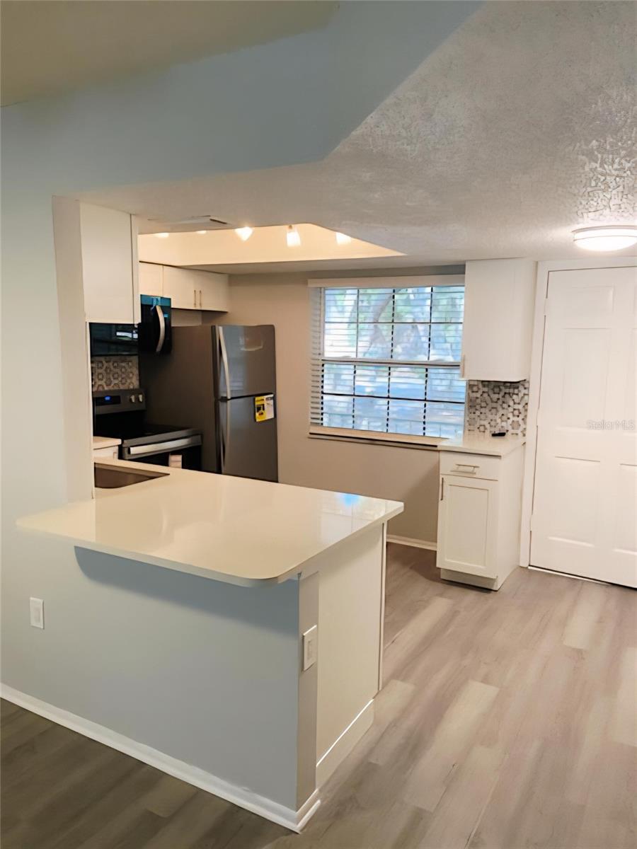 Image 5 of 16 For 821 Patricia Avenue 202